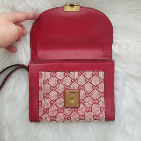 Authentic Vintage Gucci Wristlet Clutch - Picture 6 of 10